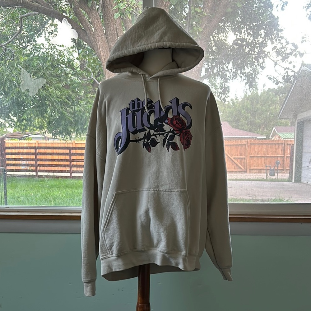 THE JUDDS BEIGE CONCERT HOODIE SWEATSHIRT WITH FLORAL GRAPHIC LONG SLEEVE SHIRT